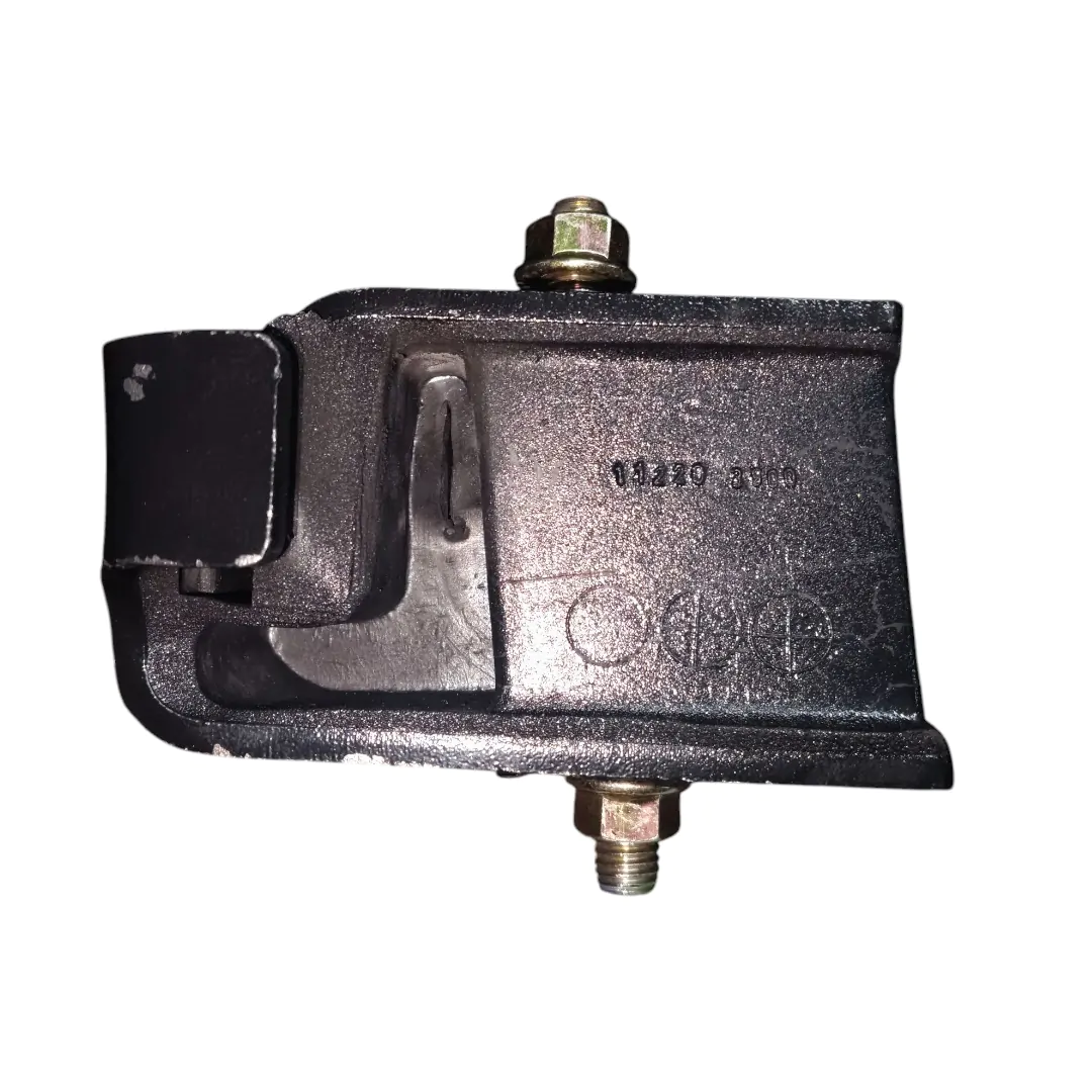 NISSAN MT3000 SOPORTE MOTOR DERECHO E IZQUIERDO MODELO VIEJO (TUERCA Y ROSCA)