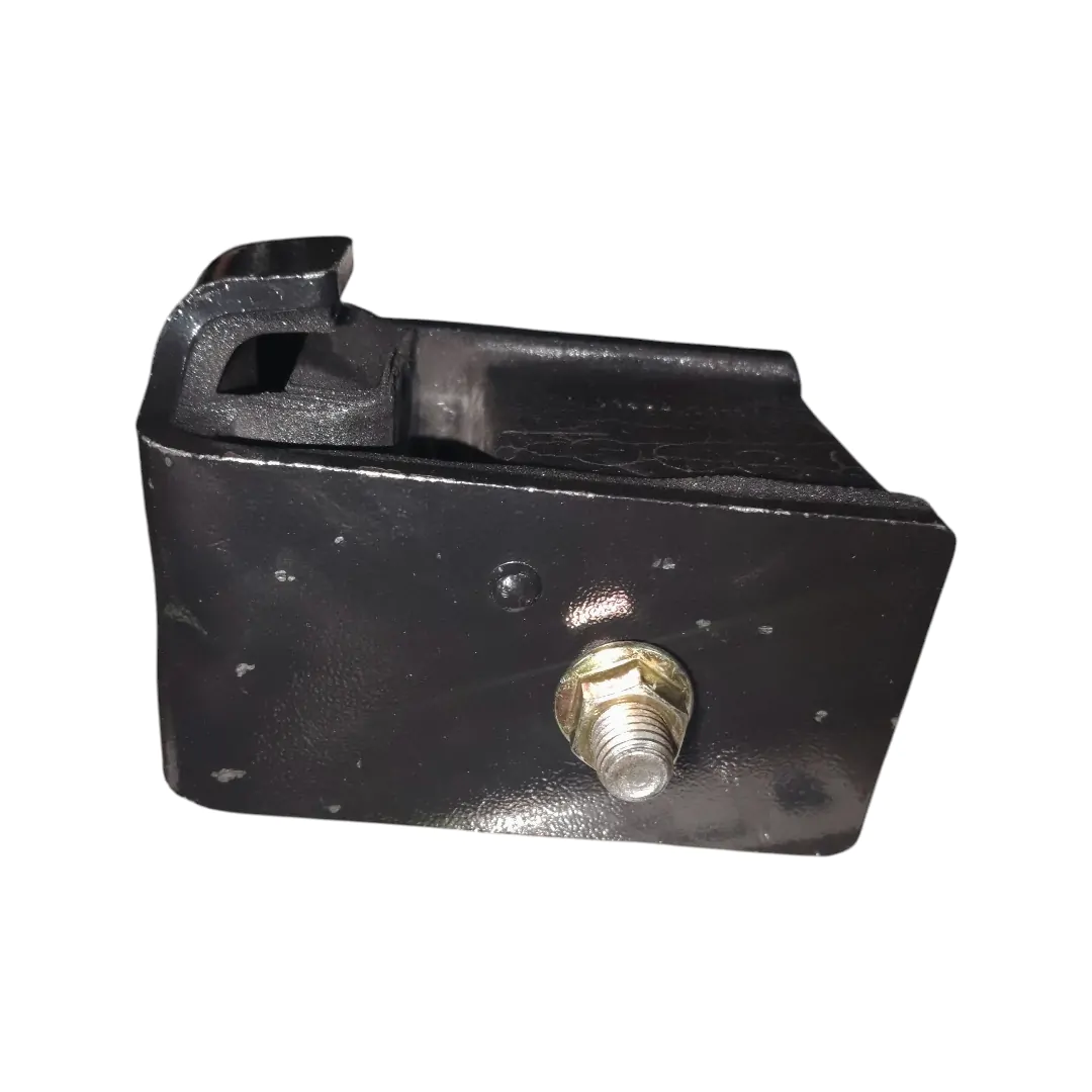 NISSAN MT3000 SOPORTE MOTOR DERECHO E IZQUIERDO MODELO VIEJO (TUERCA Y ROSCA) - Image 3